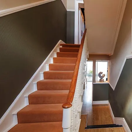 Period Townhouse With A Contemporary Irish Design 더블린