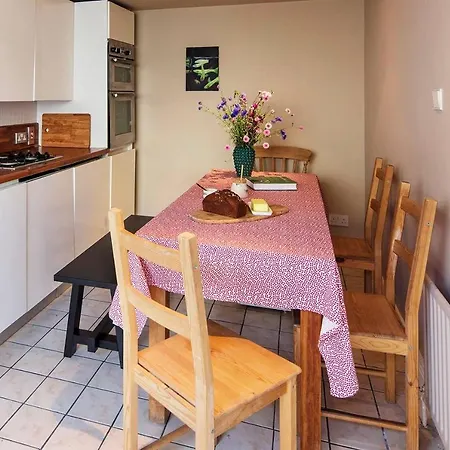 بيت للعطل Period Townhouse With A Contemporary Irish Design *
